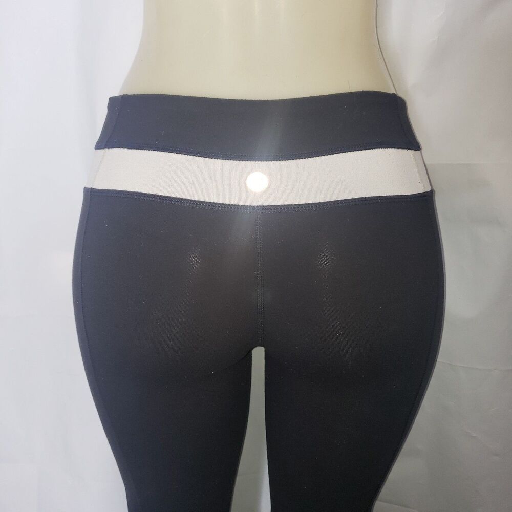 LULULEMON Groove Pant Boot Cut Black and White Flare Leggings Womens Size 4 - Picture 5 of 10